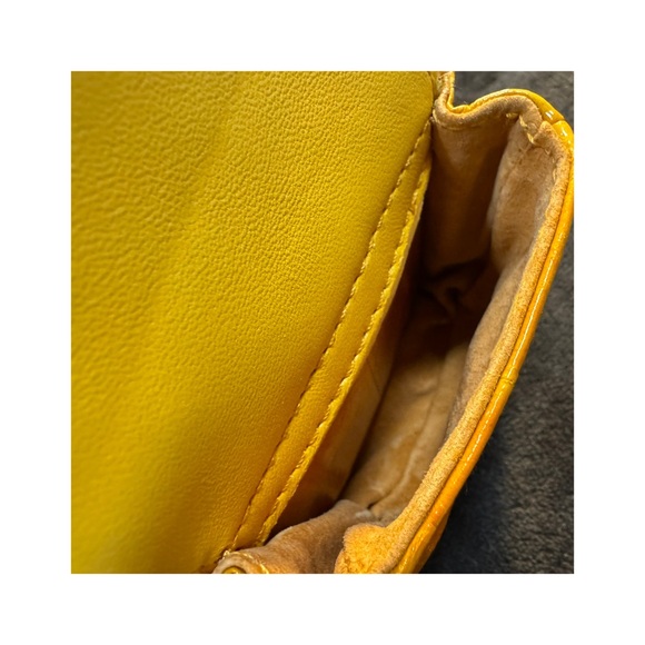 Authentic & Rare Dolce and Gabbana Python/Eel/Leather crossbody bag - Picture 6 of 13